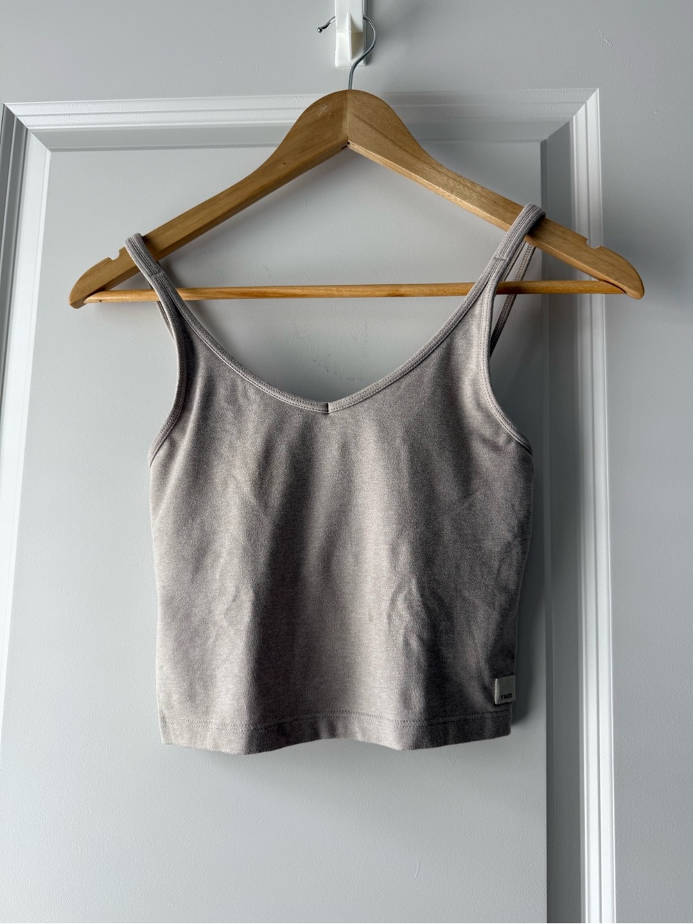 Vuori Halo Performance Crop Tank - Oyster Heather (XS)